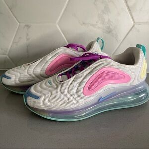 Nike Air Max 720 sneakers in the "Aqua Powder" pastel colorway